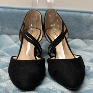 Life Stride Grace Black Almond-Toe Pumps Size 9M